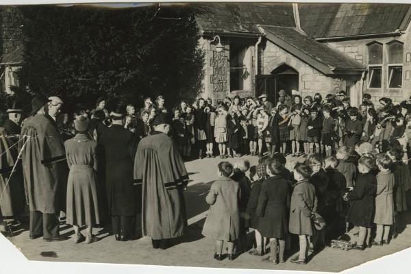 chs09023 x043 Y Bontfaen school event c1950.jpg