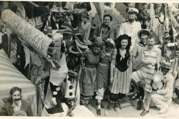 chs09151 CADS carnival float 1950s.jpg