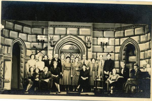 chs09158-1 CADS production 1952 The Devils Own.jpg