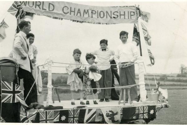 chs09174 Carnival float 1950s.jpg
