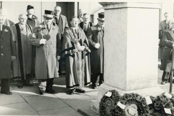 chs09176 Mayor Trevor Williams at war memorial 1957.jpg