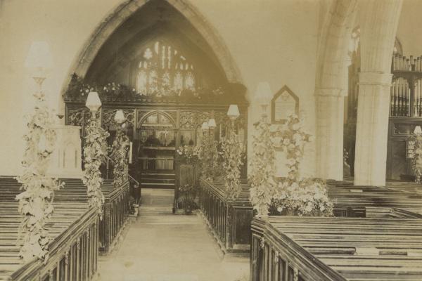 chs09215 Holy Cross church interior.jpg