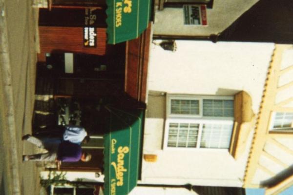 chs09360 x045 High Street north side 1994.jpg