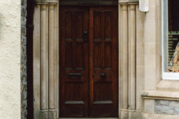 chs09368-10 x045 Eastgate north side doorways 1991.jpg