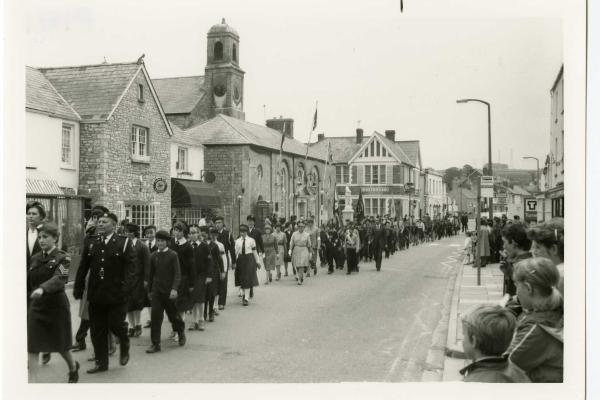 chs09407 x046 Civic Parade High Street 1981.jpg