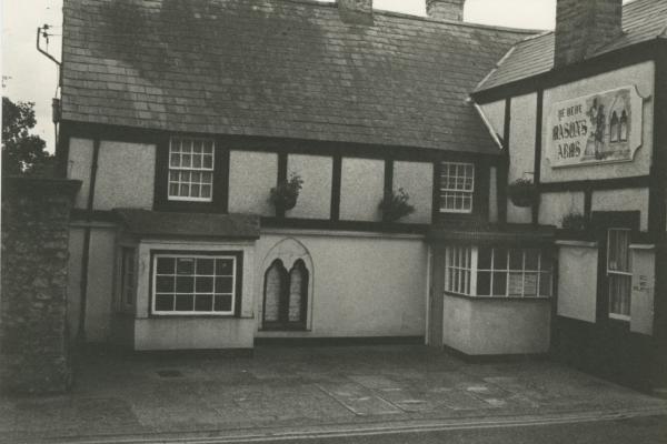 chs09477 x046 66 High Street Masons Arms 1981.jpg