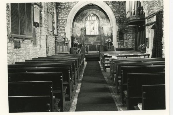 chs09513 Llanblethian church interior.jpg