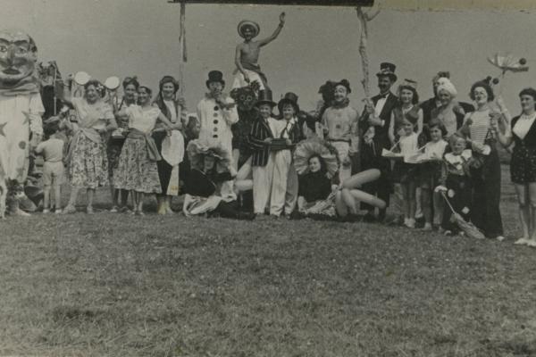 chs09523 Carnival ca 1948.jpg