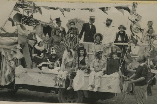 chs09524 Carnival ca 1948.jpg