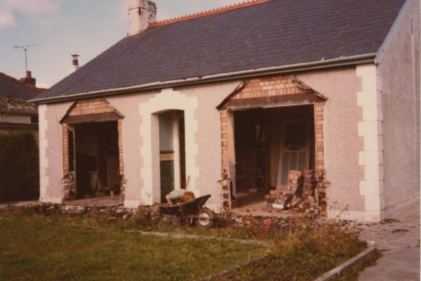 chs09527 Hillview renovation ca 1982.jpg