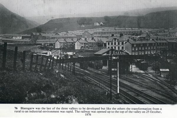 BG__000025.jpg