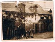 1932 - Davies family and Red Lion, Llanafan Fawr