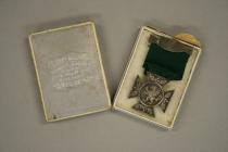 Medal awarded for nursing in the 1920s