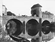 MONNOW BRIDGE AND GATE; WESTERN GATE, MONMOUTH