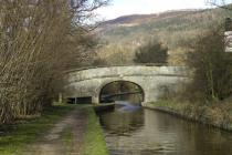 PLAS ISAF  BRIDGE, LLANGOLLEN CANAL