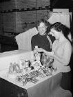 Ffatri Welsh Perfumery yn Abermo, 25 Rhagfyr 1953
