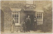 Y Britannia Inn, Llanidloes, tua'r flwyddyn 1903