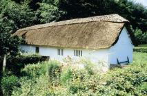 Hendre'r-ywydd Uchaf Farmhouse