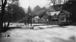 Llangollen. Chain Bridge End Hotel