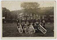 Band pres Mynydd Y Garreg