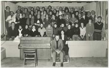 Canmlwyddiant Ysgol Gynradd Capel Cynon 1975