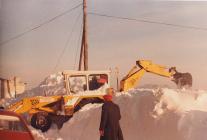 Eira yng Nghroeslan ger Llandysul 1982