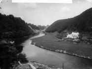 Plas Meudwy ferry and Cilgerran castle