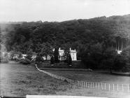 Ystrad, Llandingad