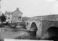 bridge and Emlyn House, Llanybydder