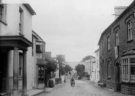 church and the Red Lion, Llangadog