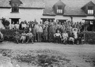 Group of gentlemen and women golfers, Builth...