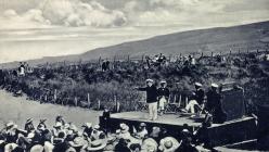 Y Pierrots ar traeth Prestatyn c1915