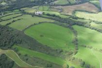  CAERAU HILLFORT, RHIWSAESON, LLANTRISANT