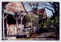 Early houses in Trelew