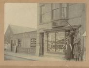 Siop Stryd John, Porthcawl c 1870