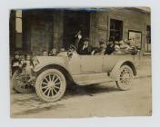 Car owned by David Jenkins, Argoed Garage,...