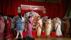 Defod 'Baran', gŵyl Durga Puja. Caerffili 2012