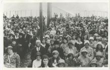 Eisteddfod Gaiman 1931, in a tent.