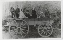 Bryn Crwn Molhall children and their relatives