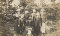 Jack Thomas' family at Cwmdu