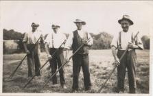 Men raking at Waun goch, Penybryn