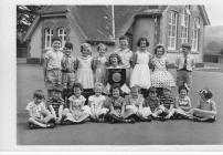 Cwmdu school children with sports day shield