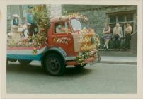 Tulips from Amsterdam Float at Cowbridge Carnival