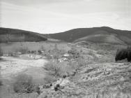 Corris Uchaf. Tŷ Glas centre with Tyn-y-Berth...