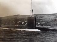 Edward Evans (1964-). HMS Conqueror yn Loch Gare 