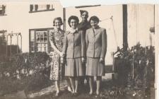 THE STOTT FAMILLY summer 1943