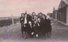 Image of WRNS / Wrens off duty Kete Dale...