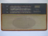 Decca TP86 Transistor Radio (front)