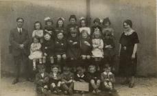 Ysgol Mynachlogddu 1920au/30au Dosbarth Babanod