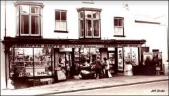 Selwyn Shute Castleton Stores, Mwmbwls